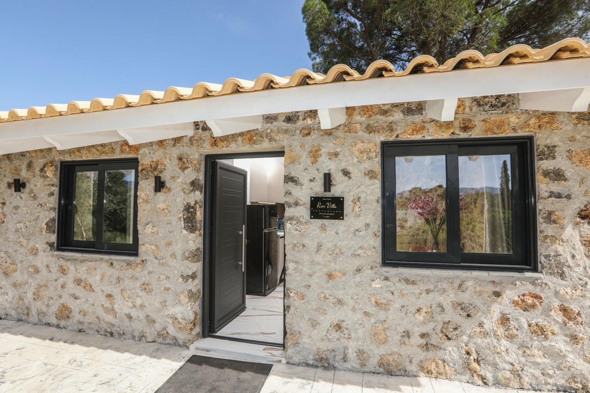 Rans Luxury Villas & Suites In Corfu With Swimming Pool Gouvia Exterior foto
